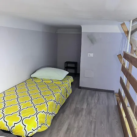 Oceania Bed & Breakfast 3*